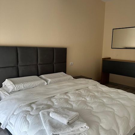 New Bazar - 2 Rooms Apartment Tirana Exterior foto